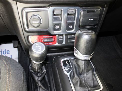 Used 2024 Jeep Wrangler Sport AWD/4WD image 11