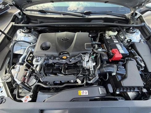 Used 2018 Toyota Camry SE FWD image 29
