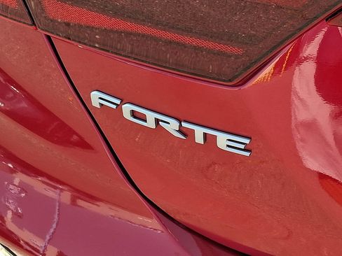 Used 2024 Kia Forte LXS FWD image 29