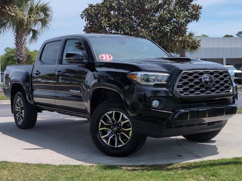 Used 2023 Toyota Tacoma TRD Sport w/ Advanced Technology Package image 2