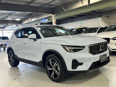 Certified 2025 Volvo XC40 B5 Core