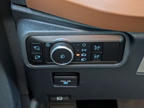 Used 2024 Ford Bronco Outer Banks AWD/4WD image 26