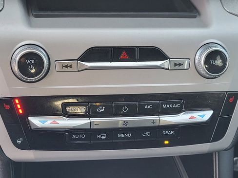 Used 2024 Ford Explorer Timberline w/ Timberline Technology Package image 32