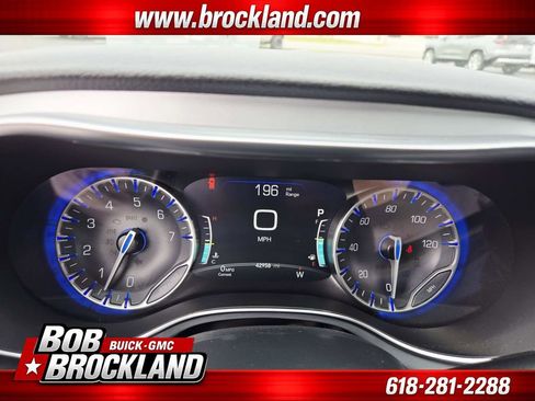 Used 2025 Chrysler Pacifica Limited FWD image 24