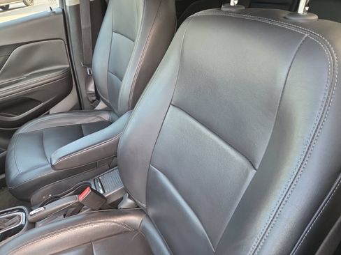 Used 2017 Buick Encore Essence FWD image 18