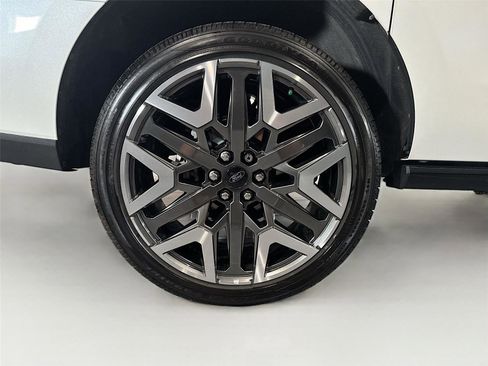 Used 2025 Ford Expedition Max Platinum w/ Platinum Ultimate Package AWD/4WD image 37