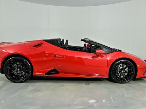 Used 2021 Lamborghini Huracan EVO RWD image 10