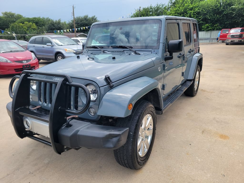 Used 2015 Jeep Wrangler Unlimited Sahara w/ Connectivity Group AWD/4WD image 7