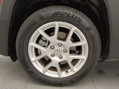 Used 2020 Jeep Renegade Sport w/ Sport Appearance Group FWD image 31