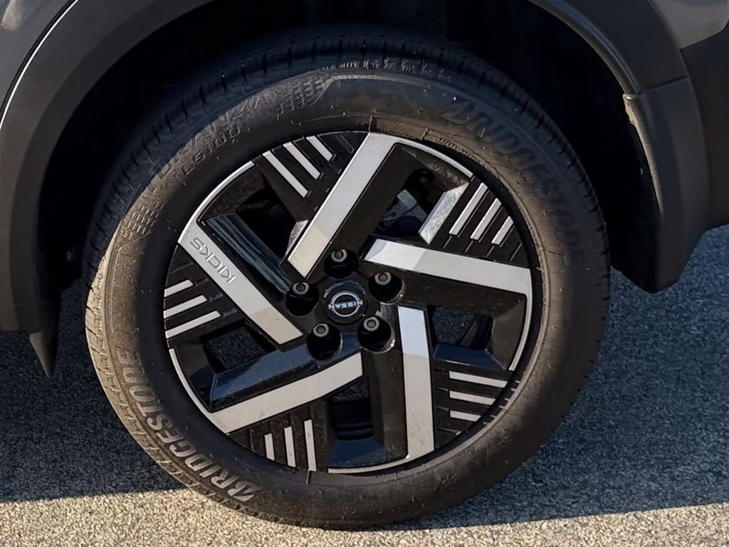 Certified 2026 Nissan Kicks SV FWD image 9