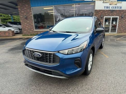 Used 2023 Ford Escape Active AWD/4WD image 3