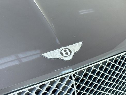 Used 2021 Bentley Continental GT image 32