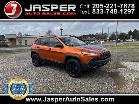 Used 2015 Jeep Cherokee Trailhawk w/ Leather Interior Group AWD/4WD image 1