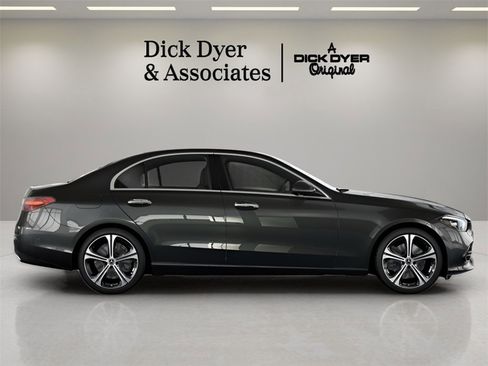 Used 2025 Mercedes-Benz C 300 Sedan image 5