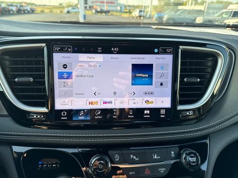 New 2026 Chrysler Pacifica Select image 18