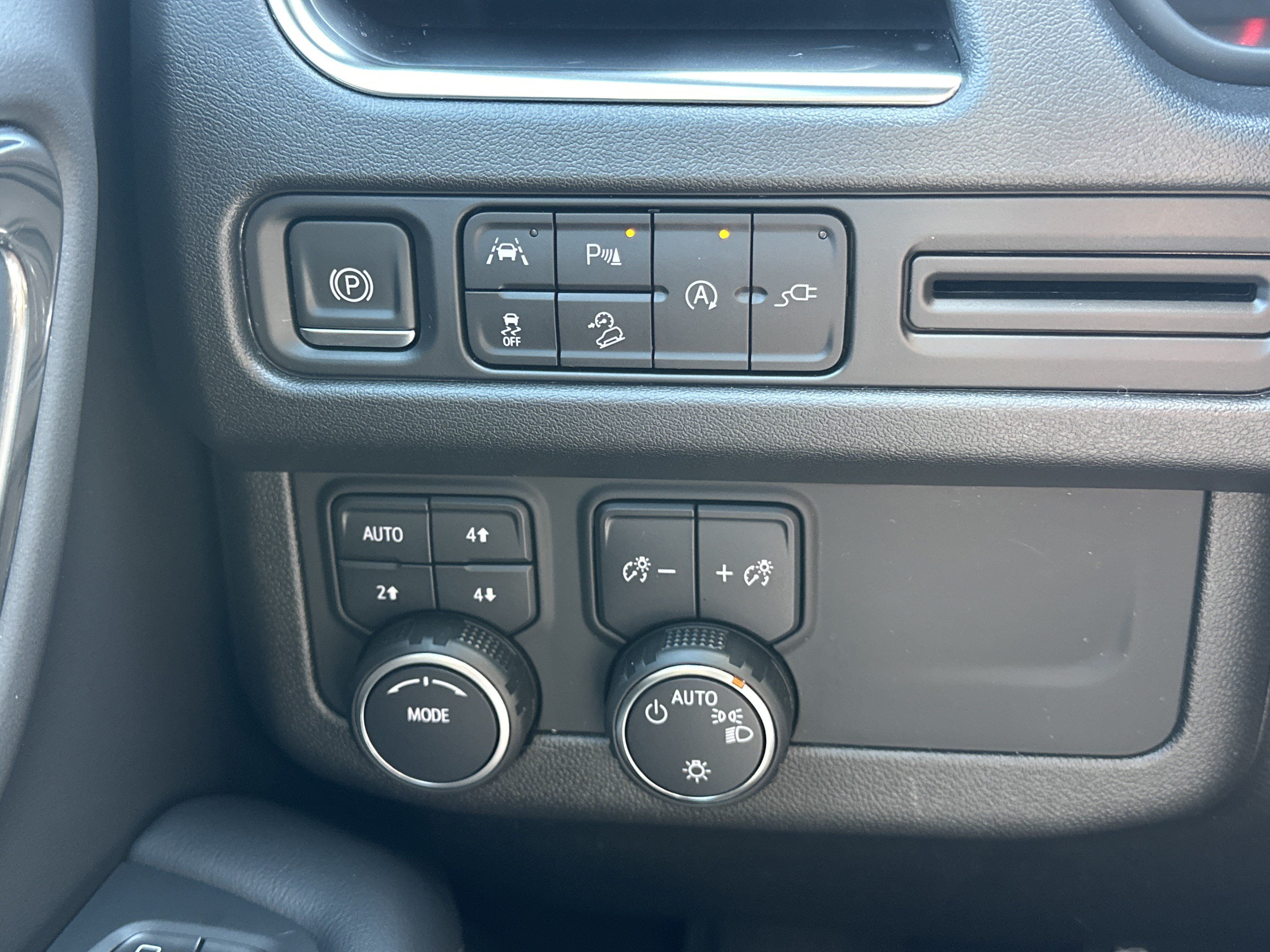 Used 2022 Chevrolet Tahoe Z71 AWD/4WD image 28