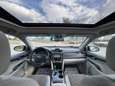 Used 2012 Toyota Camry XLE w/ Leather Pkg FWD image 19