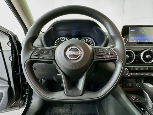 Used 2025 Nissan Sentra S FWD image 15