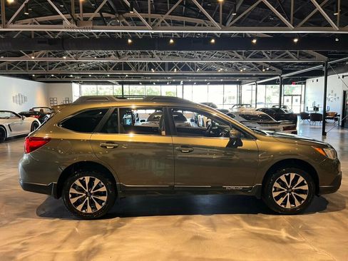 Used 2017 Subaru Outback 2.5i Limited AWD/4WD image 6