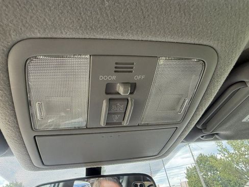 Used 2009 Toyota RAV4 Sport w/ Sport Extra Value Pkg FWD image 32
