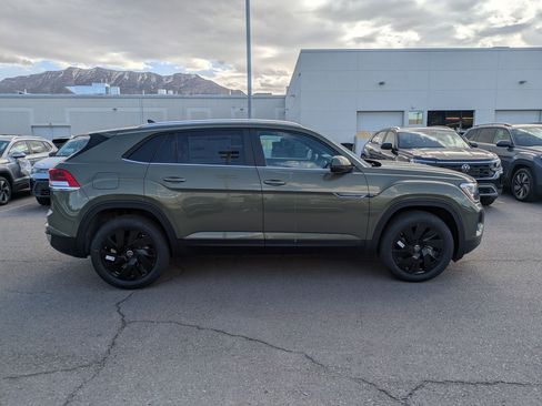 New 2026 Volkswagen Atlas Cross Sport SE AWD/4WD image 2