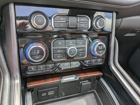 Used 2023 GMC Yukon XL Denali Ultimate w/ LPO, Floor Liner Package AWD/4WD image 21