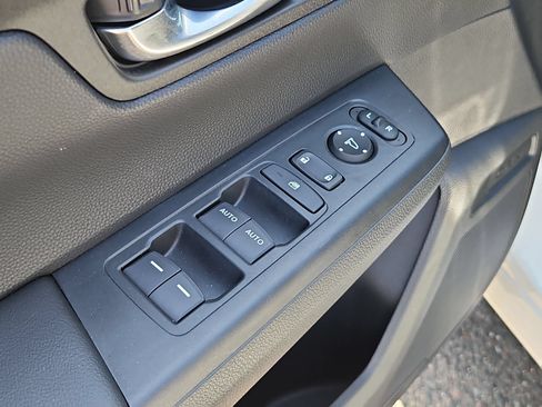 Used 2025 Honda CR-V Sport image 12