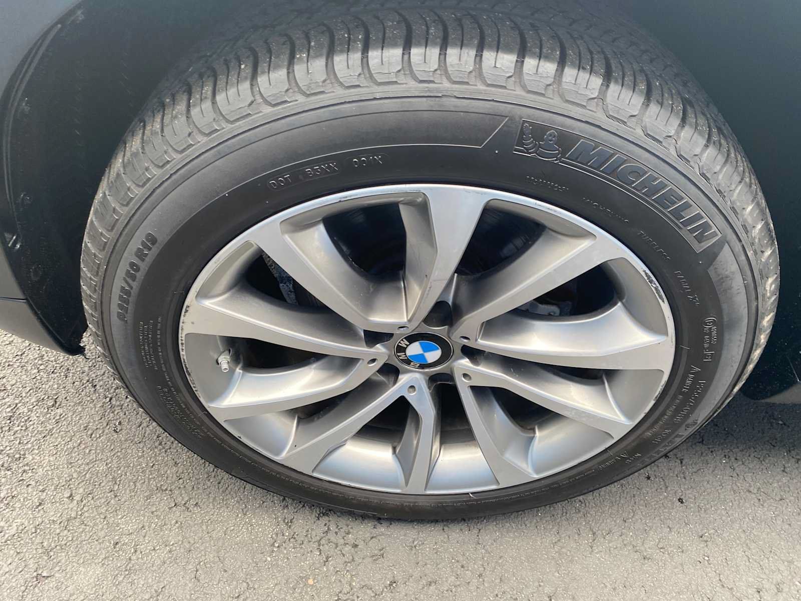 Used 2018 BMW X6 M50i AWD/4WD image 36
