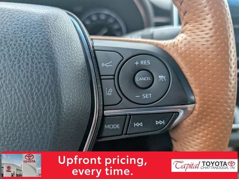 Used 2022 Toyota Avalon Limited w/ Advanced Safety Package FWD image 16
