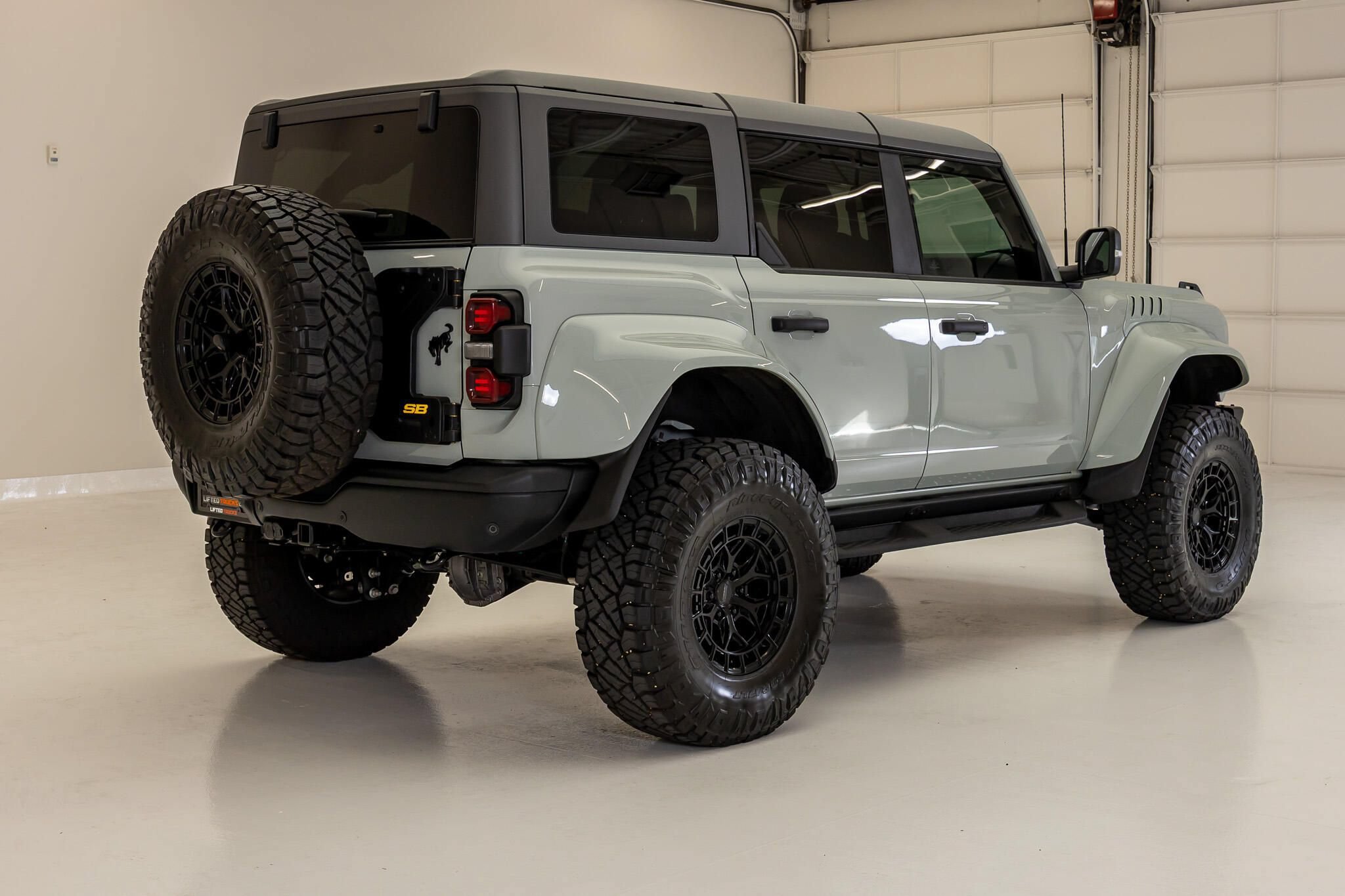 Used 2024 Ford Bronco Raptor w/ Interior Carbon Fiber Pack 6 AWD/4WD image 9