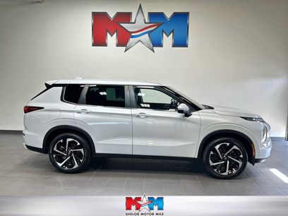 Used 2023 Mitsubishi Outlander SE