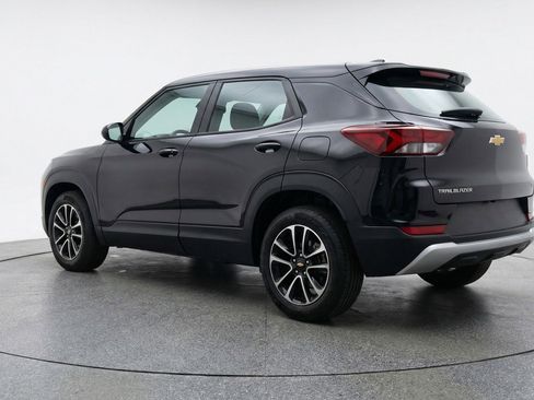 Used 2025 Chevrolet TrailBlazer LT image 6