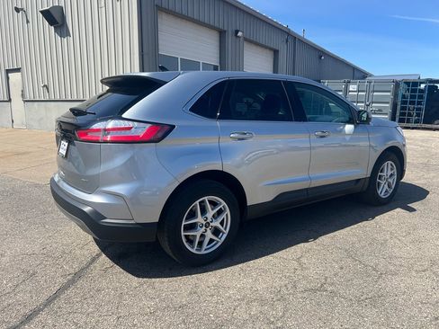 Used 2024 Ford Edge SEL AWD/4WD image 4