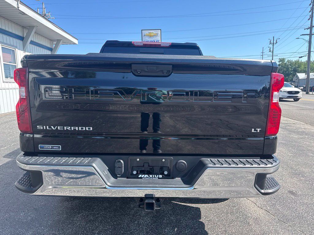 Used 2023 Chevrolet Silverado 1500 LT w/ Leather Package AWD/4WD image 6