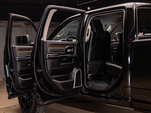 Used 2023 RAM 2500 Laramie image 28