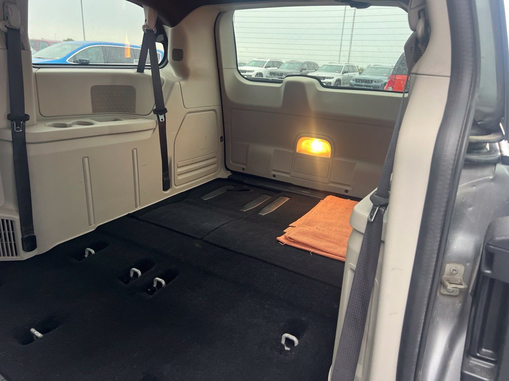 Used 2018 Dodge Grand Caravan SXT FWD image 8