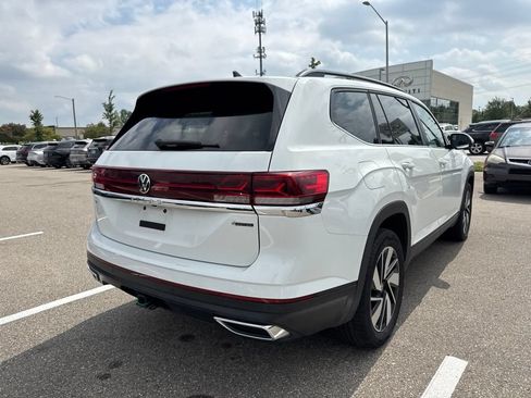 Used 2025 Volkswagen Atlas SE AWD/4WD image 5