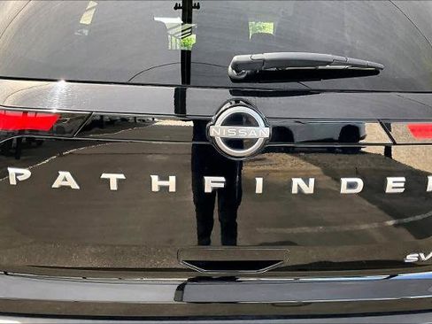 Certified 2024 Nissan Pathfinder SV FWD image 10