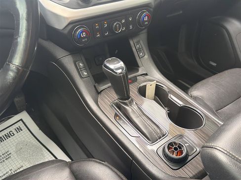 Used 2019 GMC Acadia SLT w/ LPO, Floor Liner Package AWD/4WD image 22