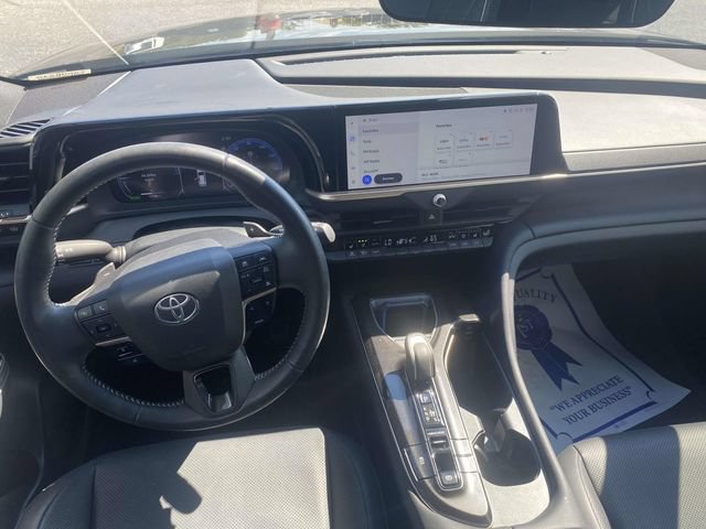 Used 2025 Toyota Crown Signia AWD/4WD image 10