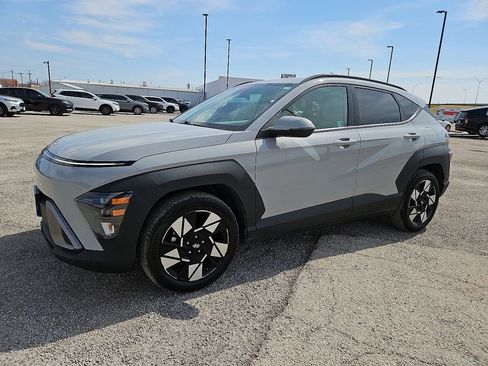 Used 2024 Hyundai Kona SEL w/ Convenience Package image 2