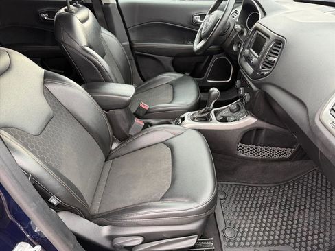 Used 2018 Jeep Compass Latitude w/ Cold Weather Group image 18