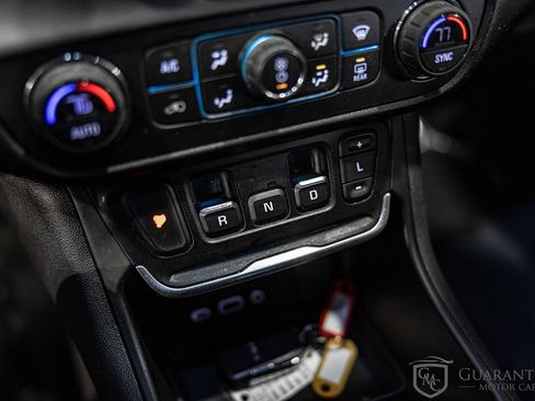 Used 2019 GMC Terrain SLT image 28