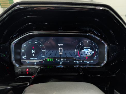 Used 2023 GMC Sierra 1500 SLT w/ SLT Premium Plus Package AWD/4WD image 9