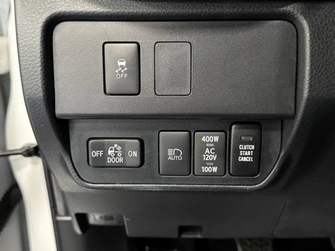 Used 2022 Toyota Tacoma TRD Sport w/ Technology Package AWD/4WD image 17