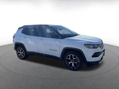 Used 2025 Jeep Compass Limited image 2