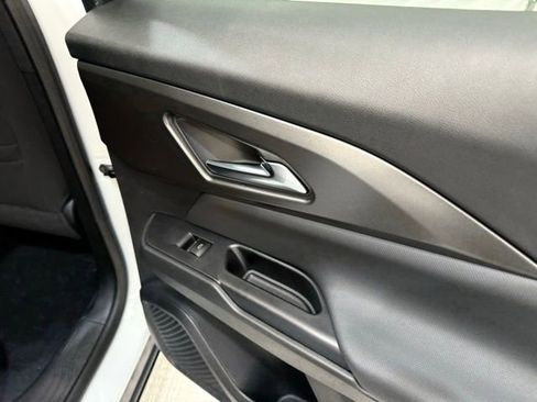 New 2026 Chevrolet Equinox EV LT image 25