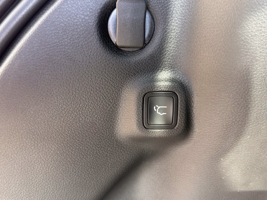 New 2026 Jeep Compass Trailhawk w/ Sun, Sound & Navigation Group AWD/4WD image 17
