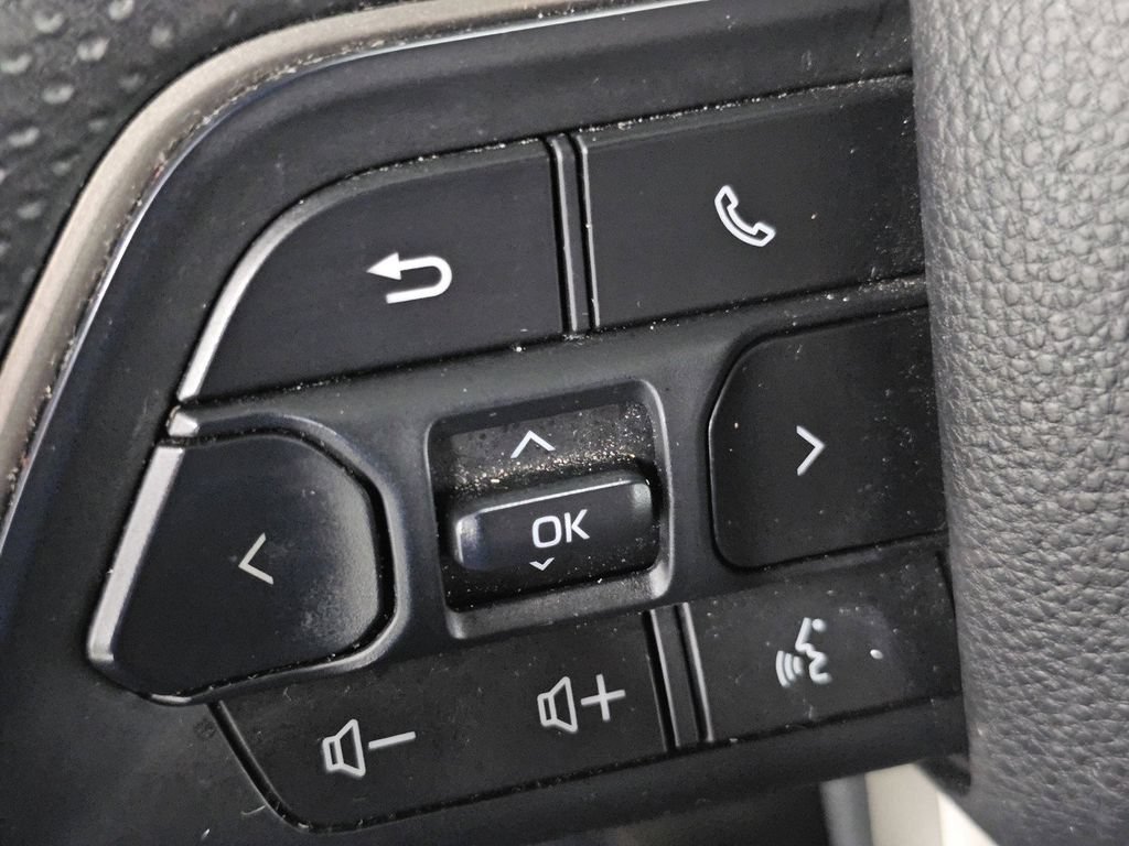 Used 2025 Toyota 4Runner SR5 AWD/4WD image 29
