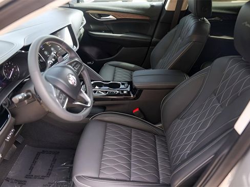 Used 2023 Buick Envision Avenir image 12